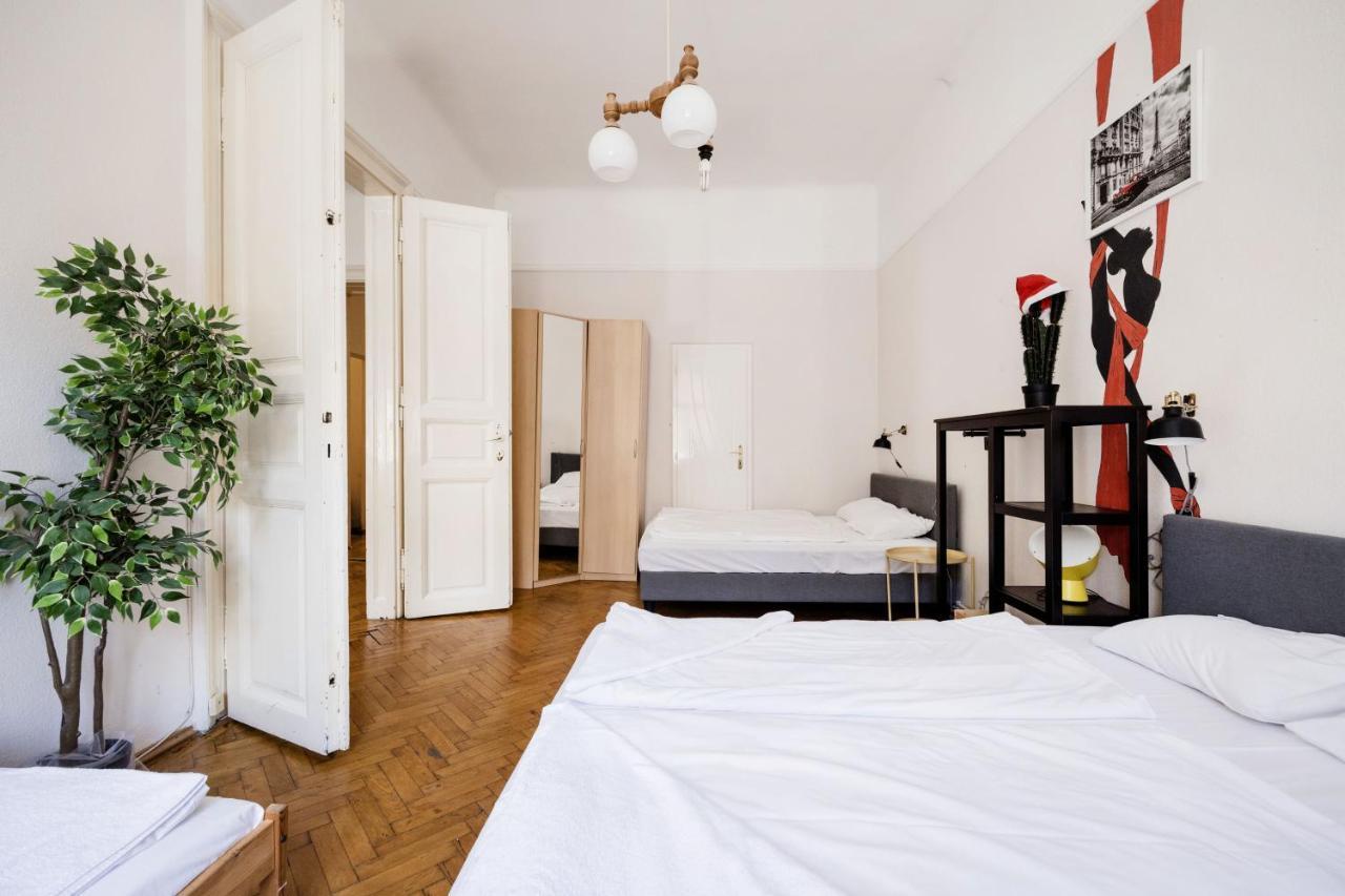 Downtown Circus Apartment Budapest Esterno foto