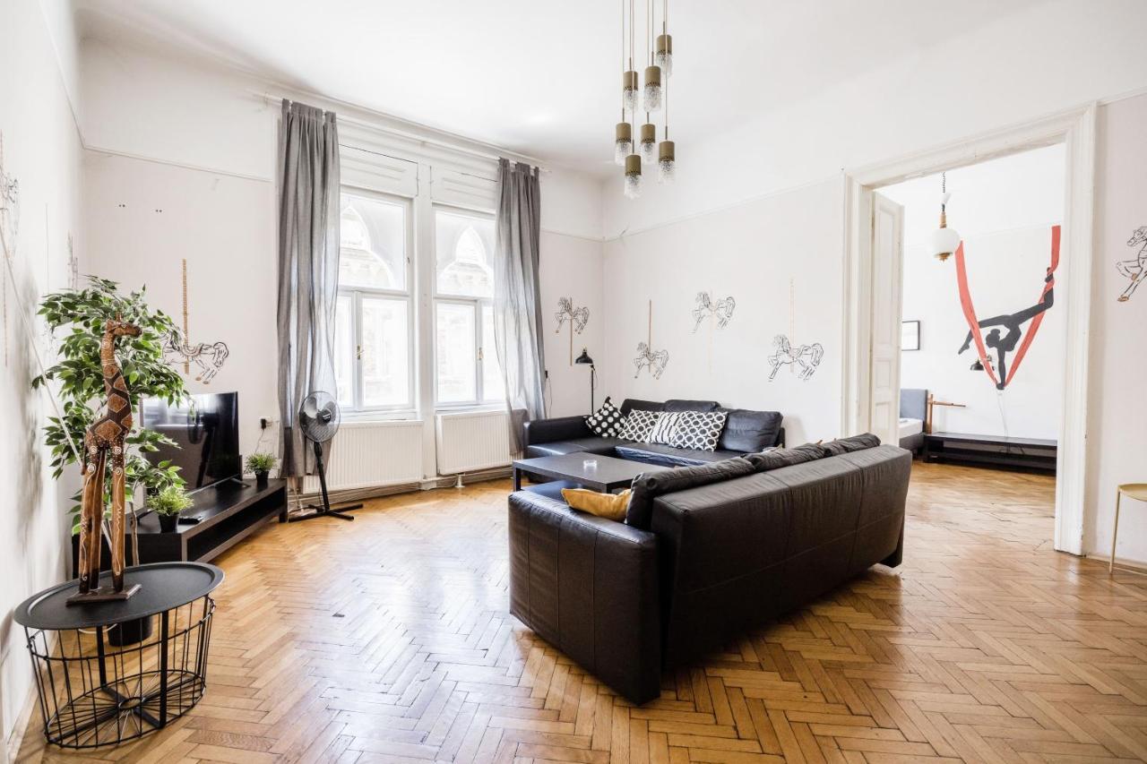 Downtown Circus Apartment Budapest Esterno foto