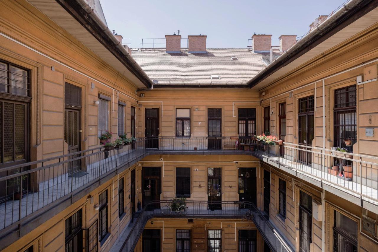 Downtown Circus Apartment Budapest Esterno foto