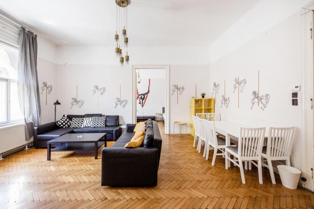 Downtown Circus Apartment Budapest Esterno foto